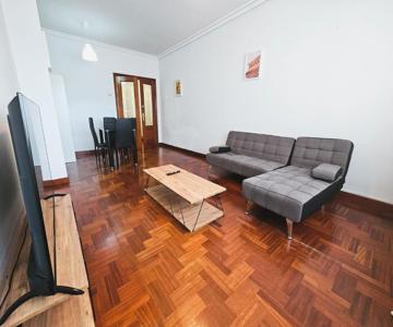 Céntrico Y Amplio Piso En Bilbao