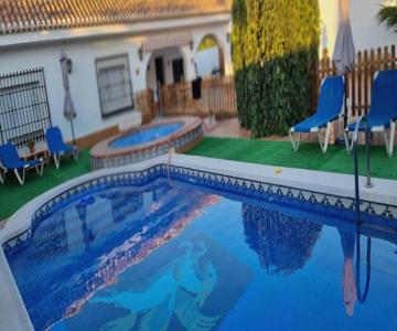 Se Alquila Chalet Con Piscina Y Yacucci