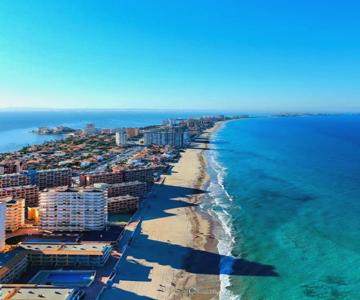 M&g Cozy Apartment -beachfront,wifi,aircon,fullyequipped