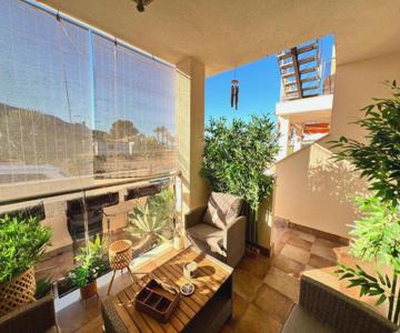 Casa Krystyna, Primera Línea