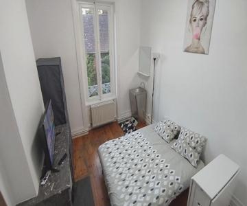 La Batisse De Saint-chamond ( Chambres )