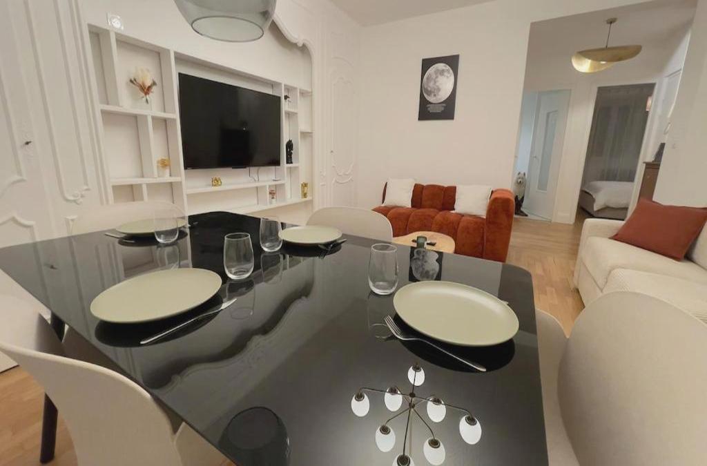 Le Richebourg - Place Wilson, Centre Ville