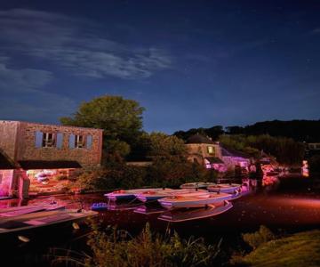 Authentique Lavoir Au Bord Du Trieux