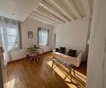 T2 Centre Ville Avec Vue Sur Le Château Royal Et Place De Parking Privée