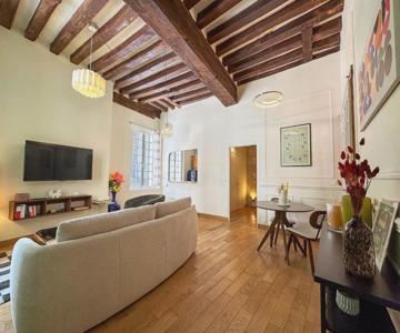 Vitranova – Face à La Cathédrale De Chartres