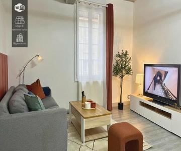 Henri En Scène - T2 Spacieux - Hypercentre Chartres - Au Pied De La Cathédrale