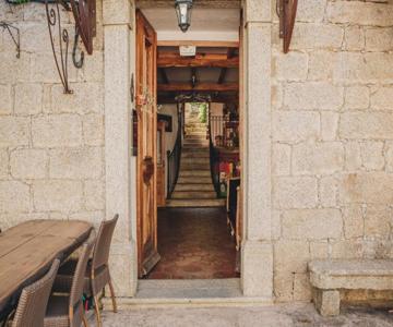 L'auberge U N'antru Versu