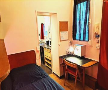 Studette Chabaud Cour