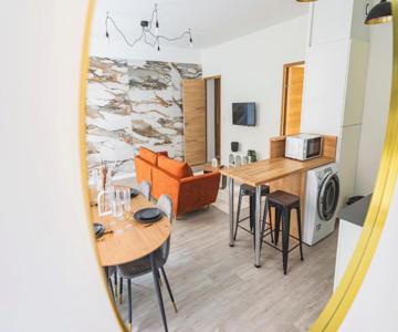 L'Étape - Center - Cathedral