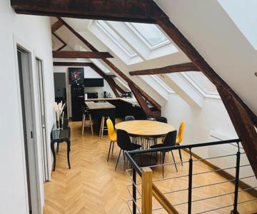 Élégant T4 Centre Reims/parking Privé