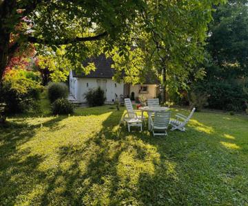 Agréable Maison De Ville Avec Tout à Proximité