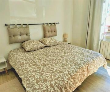 entre Troyes Murs, 3 Appartements Avec Parking, Troyes