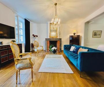 La Suite De Notre Dame Au Pied Du Chateau Fort