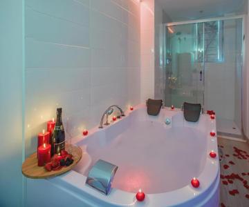 Balnéo Hyper Centre, Calme, Equipé, Proche Gare, Wifi