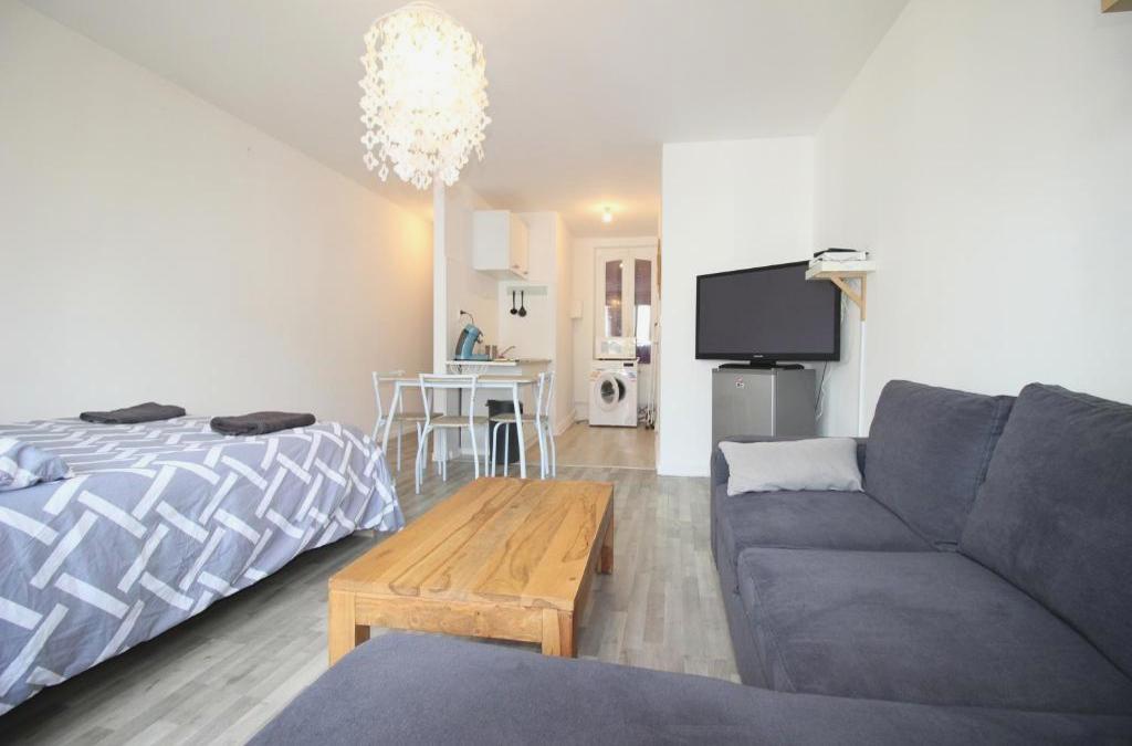 Verdun Centre - Studio - 1 Lit Et Canapé Convertible - Internet Et Tv - 4 Personnes - Géré Par Prest