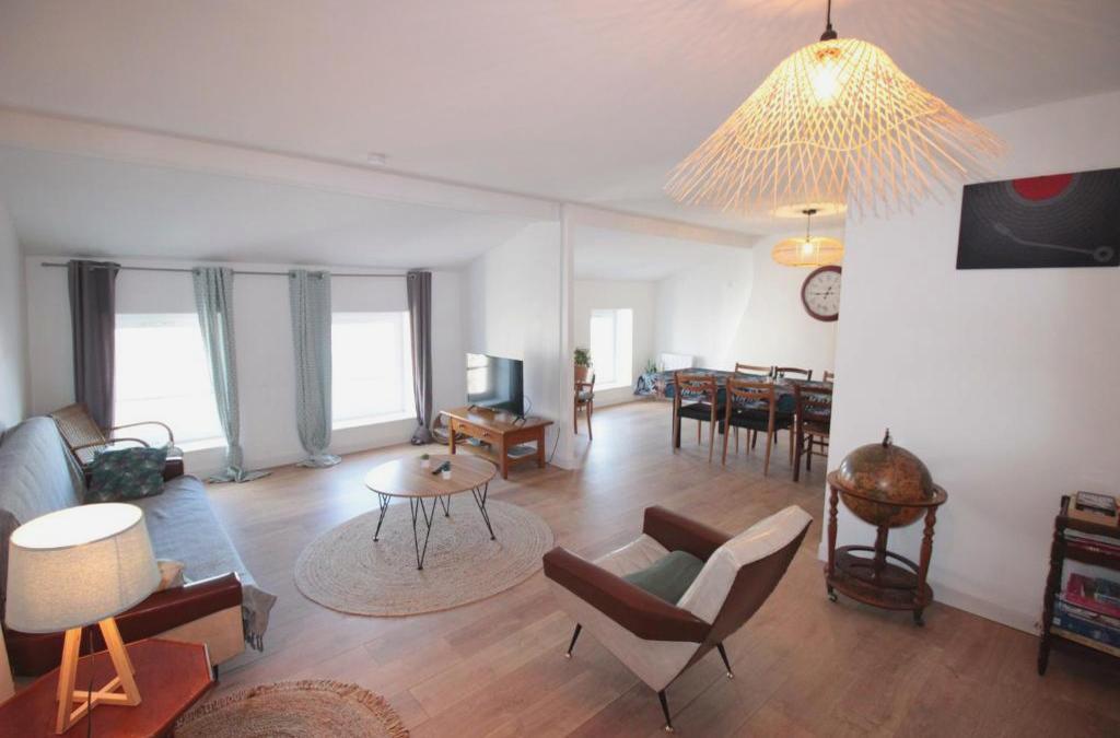 Logement Neuf meuse - Hyper Centre - Parking Proche - Proche Gare - 4 Chambres - Terrasse Couverte