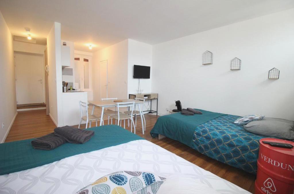 Chez Marie Et Geneviève - Verdun Centre - Studio - 2 Grands Lits - Géré Par Presta-zen'services