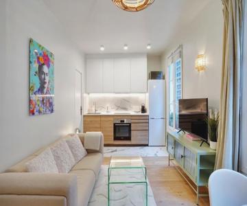 Cosy Flat By Les Maisons De Charloc Homes