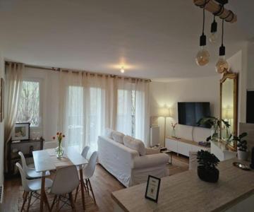Cozy Apartment Near Paris