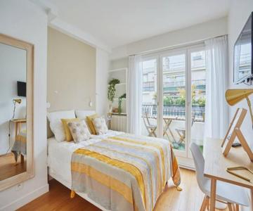 Rent A Room Apartments - Degas