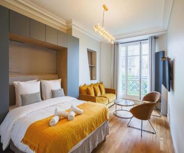 The Eiffel Tower Cosy Nest