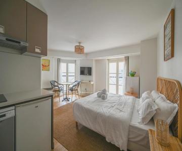 Paris, Opéra 1... Comme Chez Soi