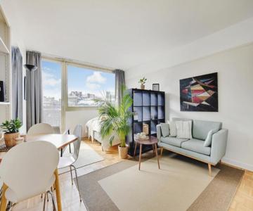 Champs Elysees - Arc De Triomphe