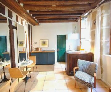 Cozy Marais Studio