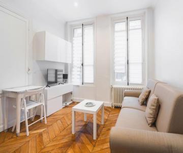 Studio Luxe Montaigne