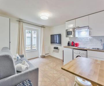 Studio - Place De La République