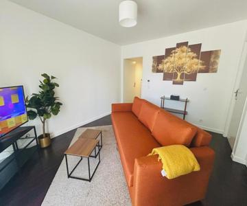 Warm And Welcoming Apartment