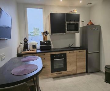 Studio récent en bord de mer
