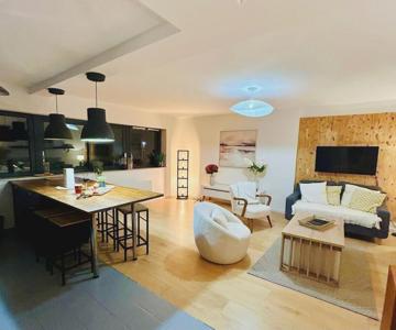 F3 Central, Bright And Quiet In Caen