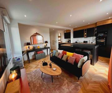 Chic Apartment With Panoramic View