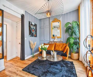 La Môme — Parking, Quartier Historique & Animé