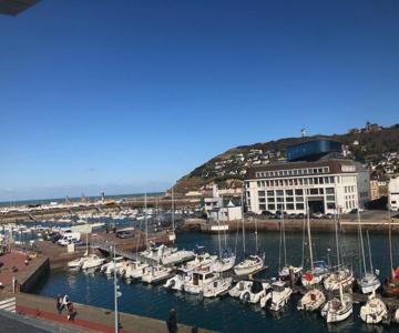 Captain Yoo - Régate- Sentir Les Embruns Vue/port