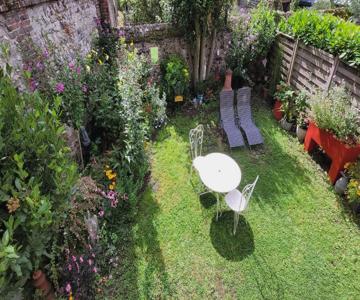 Le Jardin Des Murmures