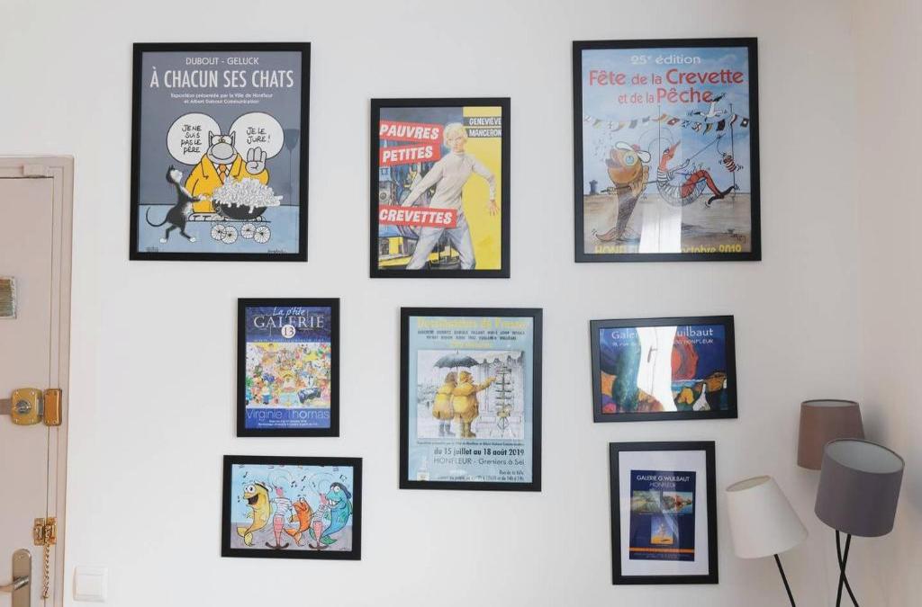 La Fleur D Honfleur Avec Son Parking