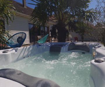 Magnifique Villa Cosy Poppies Holiday - Luxe, Flipper, Baby-foot, Spa, Jardin Méditerranéen, Plage R