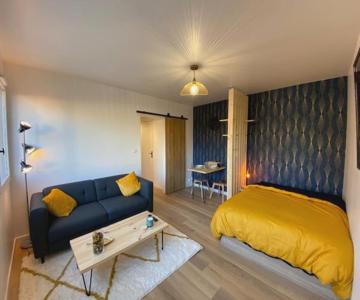 La Pause Valognaise parking Privé