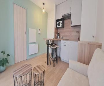 Coquet T2 Pied Bordeaux