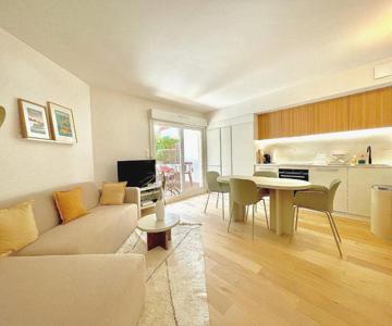 Splendide Appartement De Charme Avec Patio, Parking Et Plage à 3 Minutes