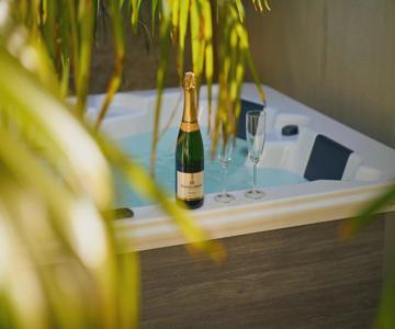 Suite Atypique - Jacuzzi Privatif En Centre Ville De Cognac