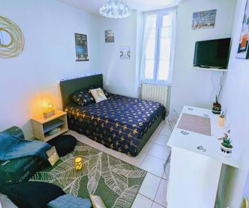 Le Diamant Bleu Proche Gare Et Thermes, Parking