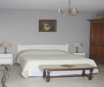 Au Paradis Des Hotes