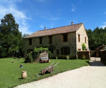 La Grange Dans La Foret