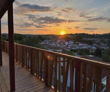 Chalet Eguzkitsua 3 étoiles Avec Piscine Et Barbecue - Pays Basque -