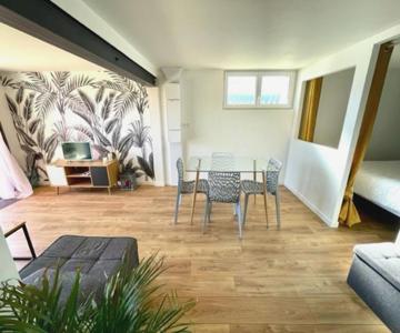 Logement Entier Indépendant Dans Une Maison Calme Avec Jardin Barbecue Face Aux Vignes Pouvant Accue