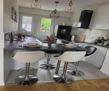 Appartement Chaleureux Et Spacieux T3