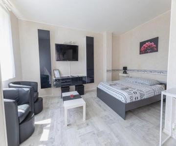 Studio Proche Gare Parthenay Avec Parking